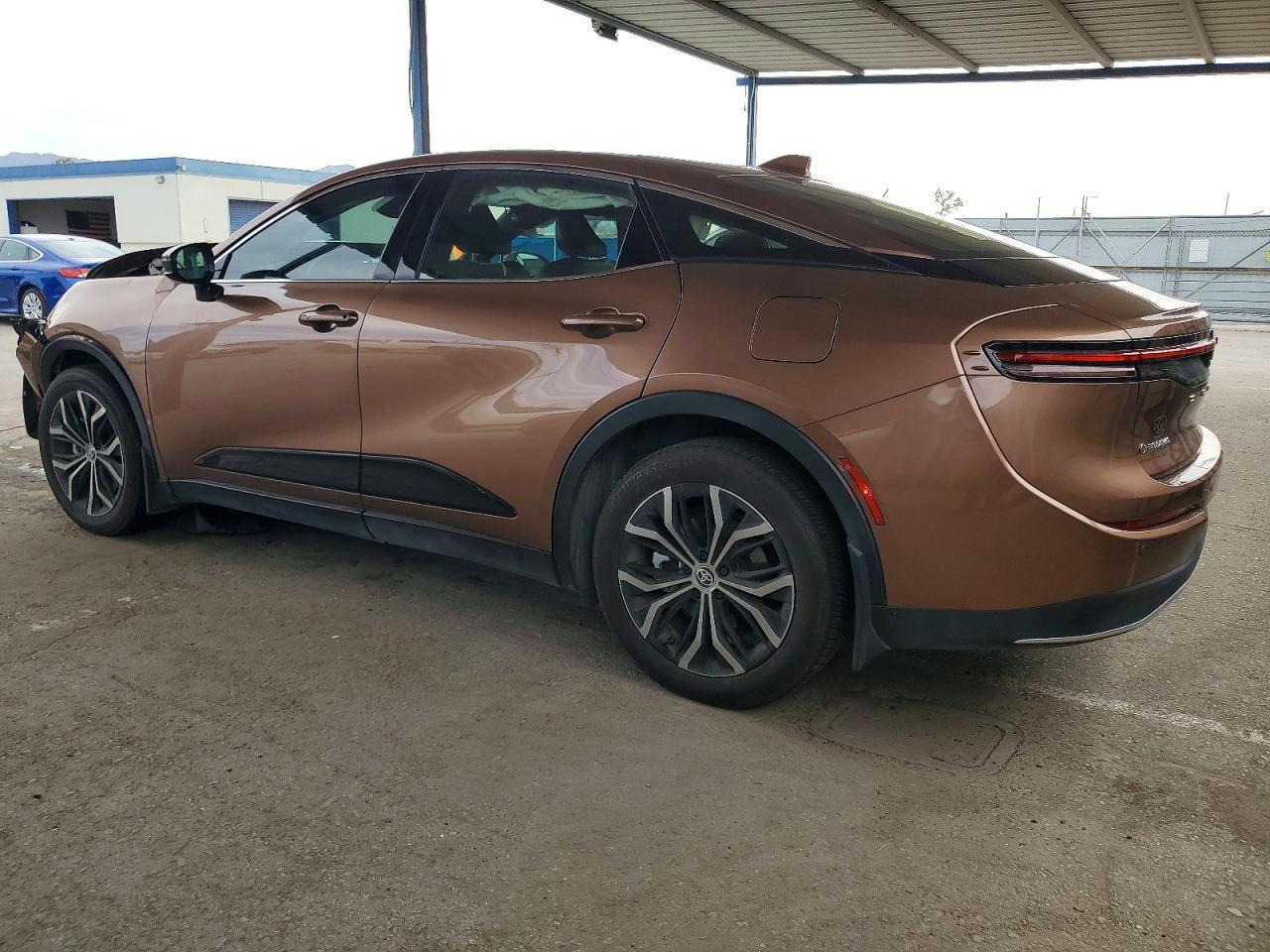 2025 Toyota Crown Xle - zdjęcie 2