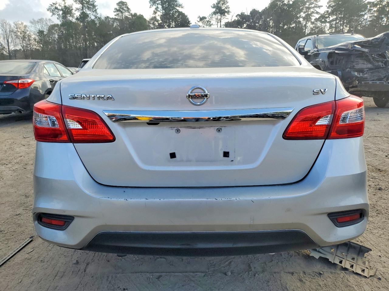 2019 Nissan Sentra S - zdjęcie 6