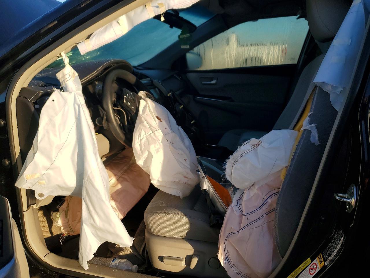 2016 Toyota Camry Le - zdjęcie 7