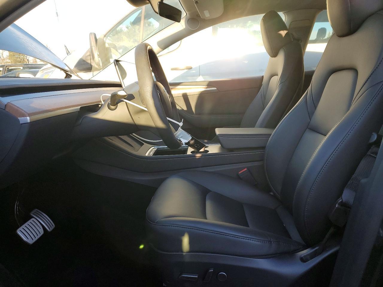 2024 Tesla Model Y - zdjęcie 7