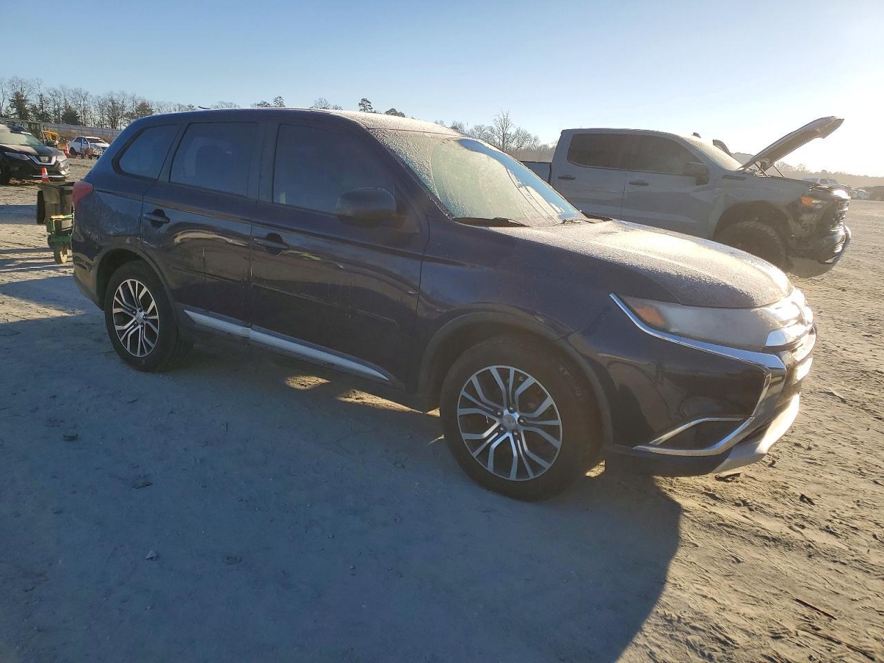 2016 Mitsubishi Outlander Es - zdjęcie 4