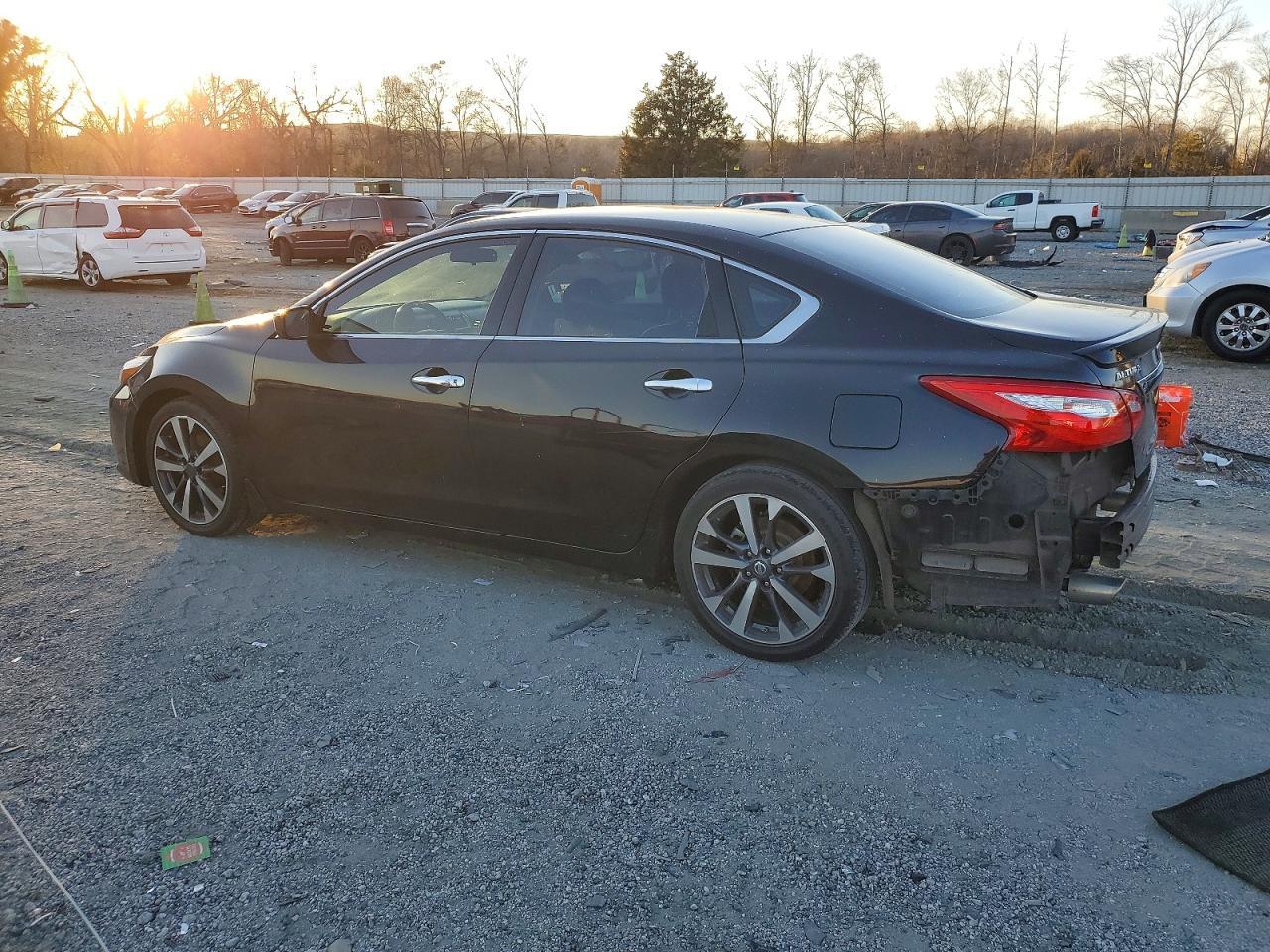 2016 Nissan Altima 2.5 - zdjęcie 2