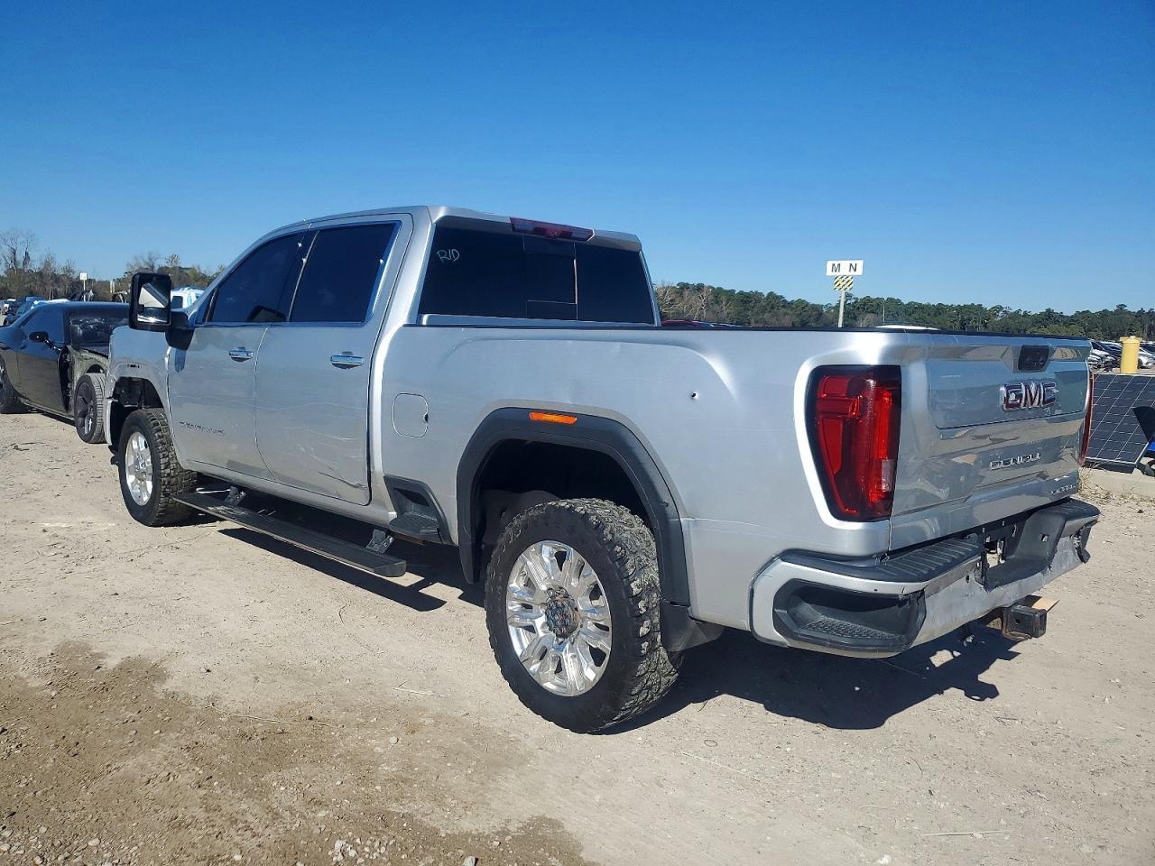 2023 GMC Sierra K2500 Denali - zdjęcie 2