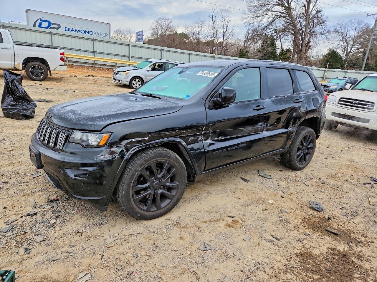 2018 Jeep Grand Cherokee Laredo - zdjęcie główne