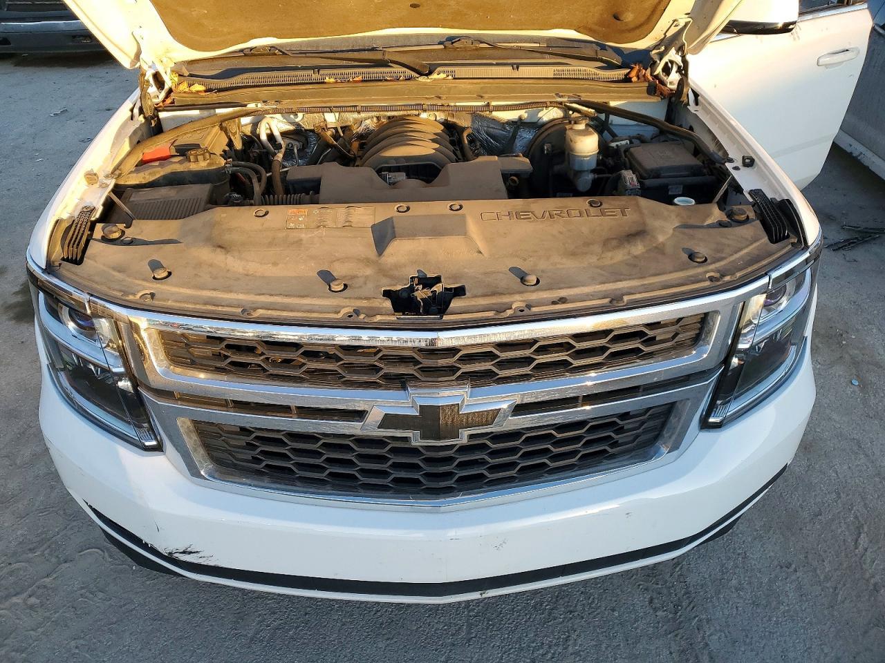 2016 Chevrolet Suburban K1500 Lt - zdjęcie 12