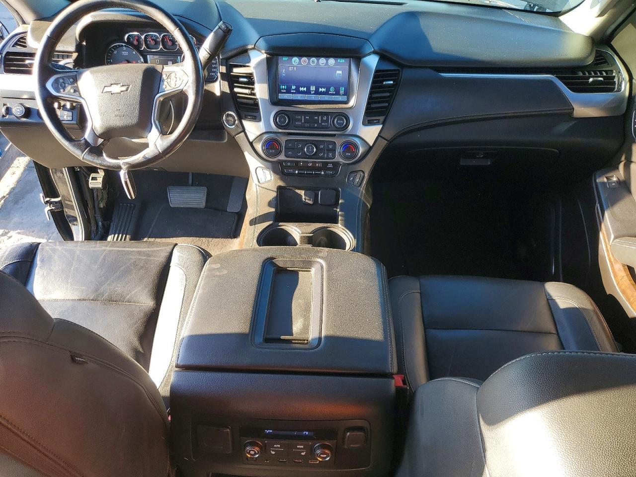 2019 Chevrolet Suburban C1500 Lt - zdjęcie 8