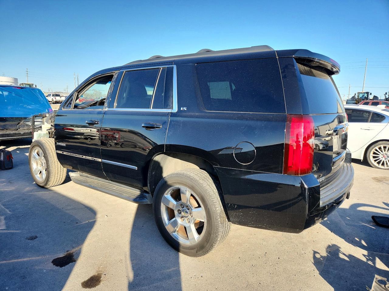 2015 Chevrolet Tahoe C1500 Ls - zdjęcie 2