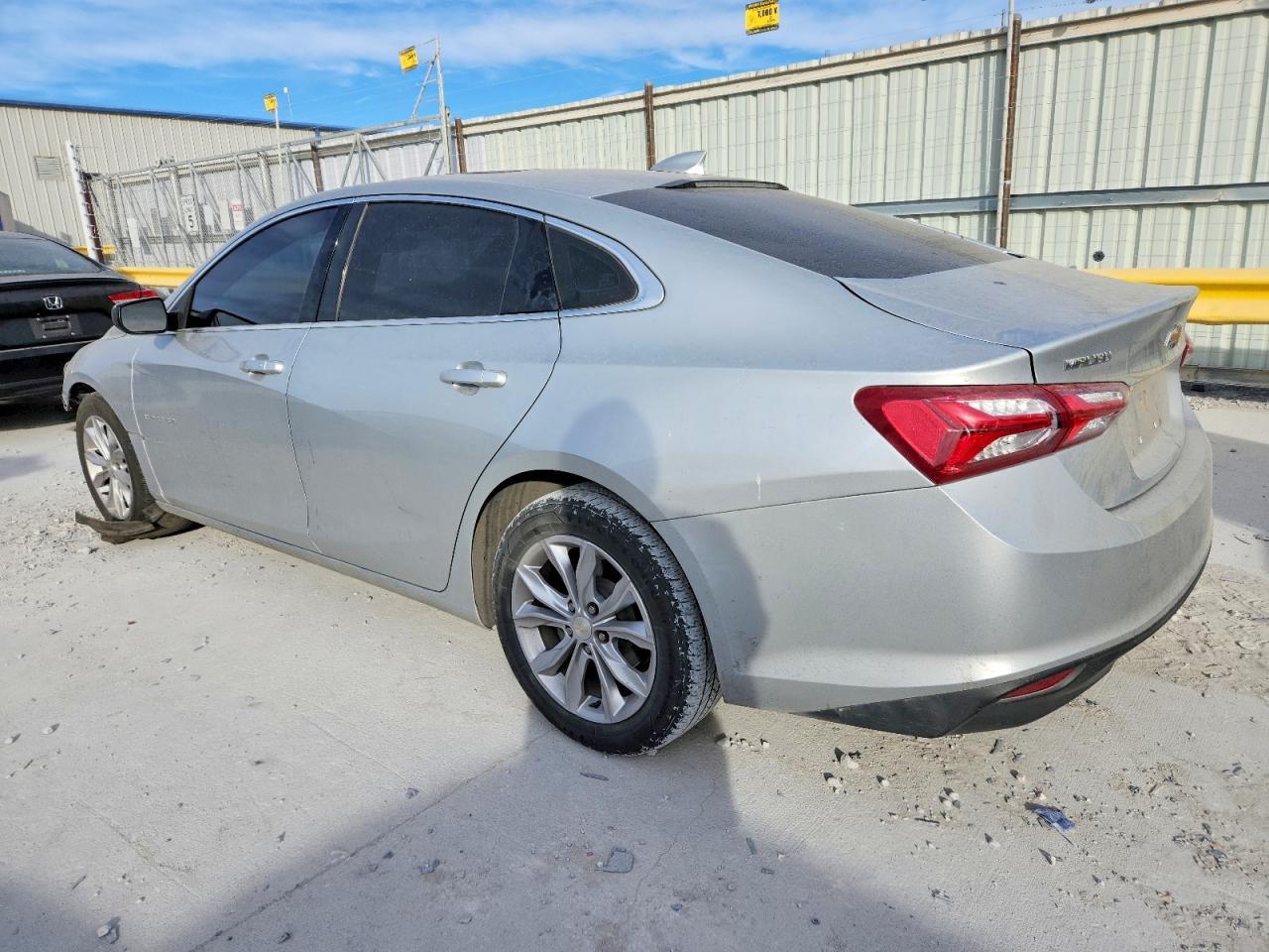 2022 Chevrolet Malibu Lt - zdjęcie 2