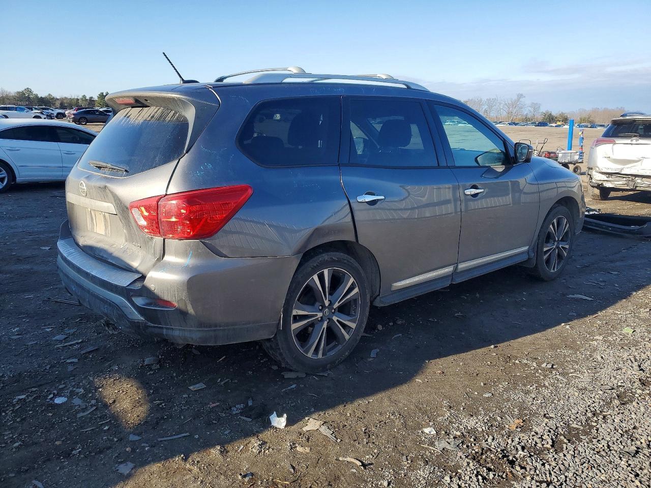 2017 Nissan Pathfinder S - zdjęcie 3