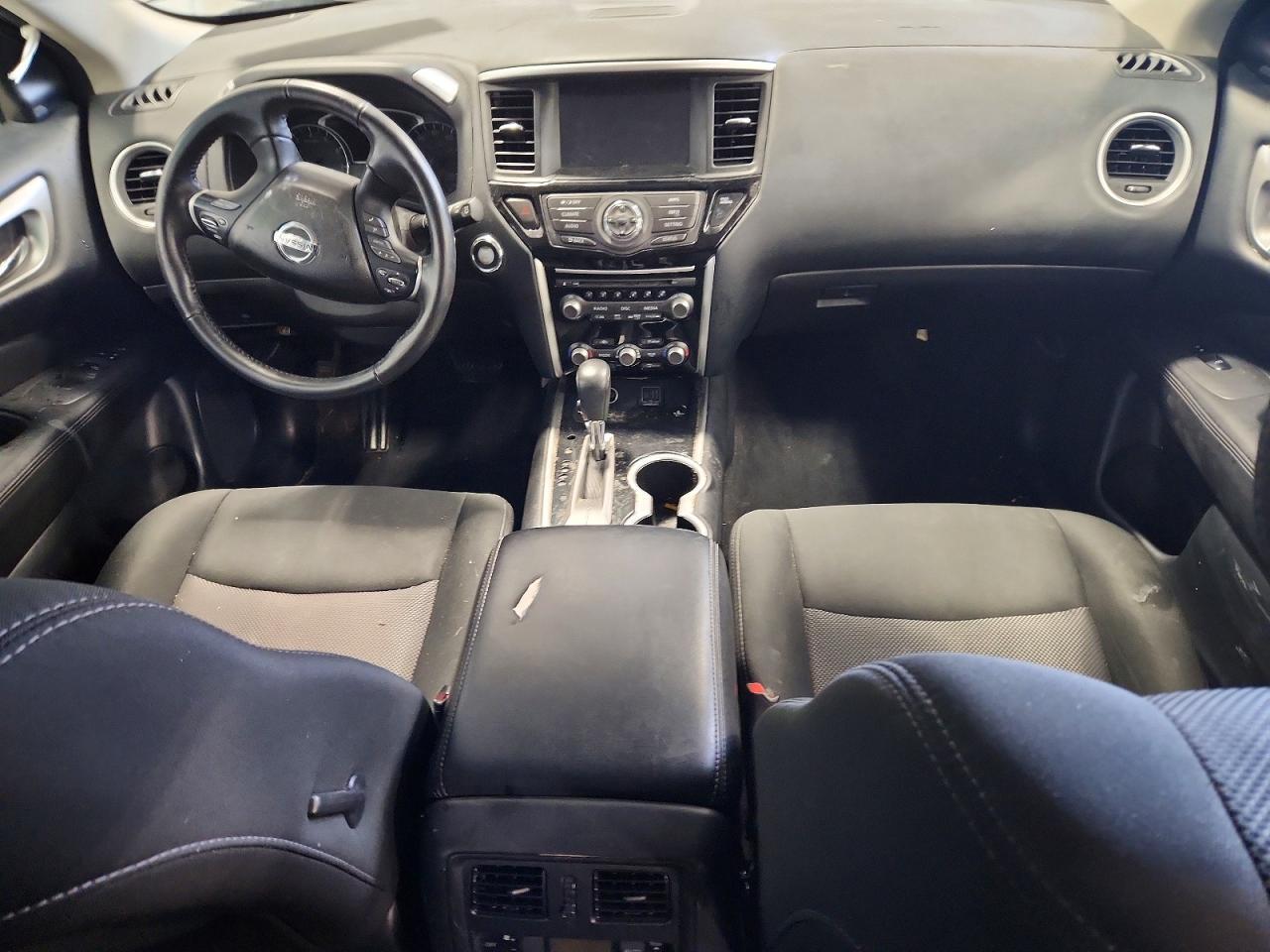 2020 Nissan Pathfinder Sv - zdjęcie 8