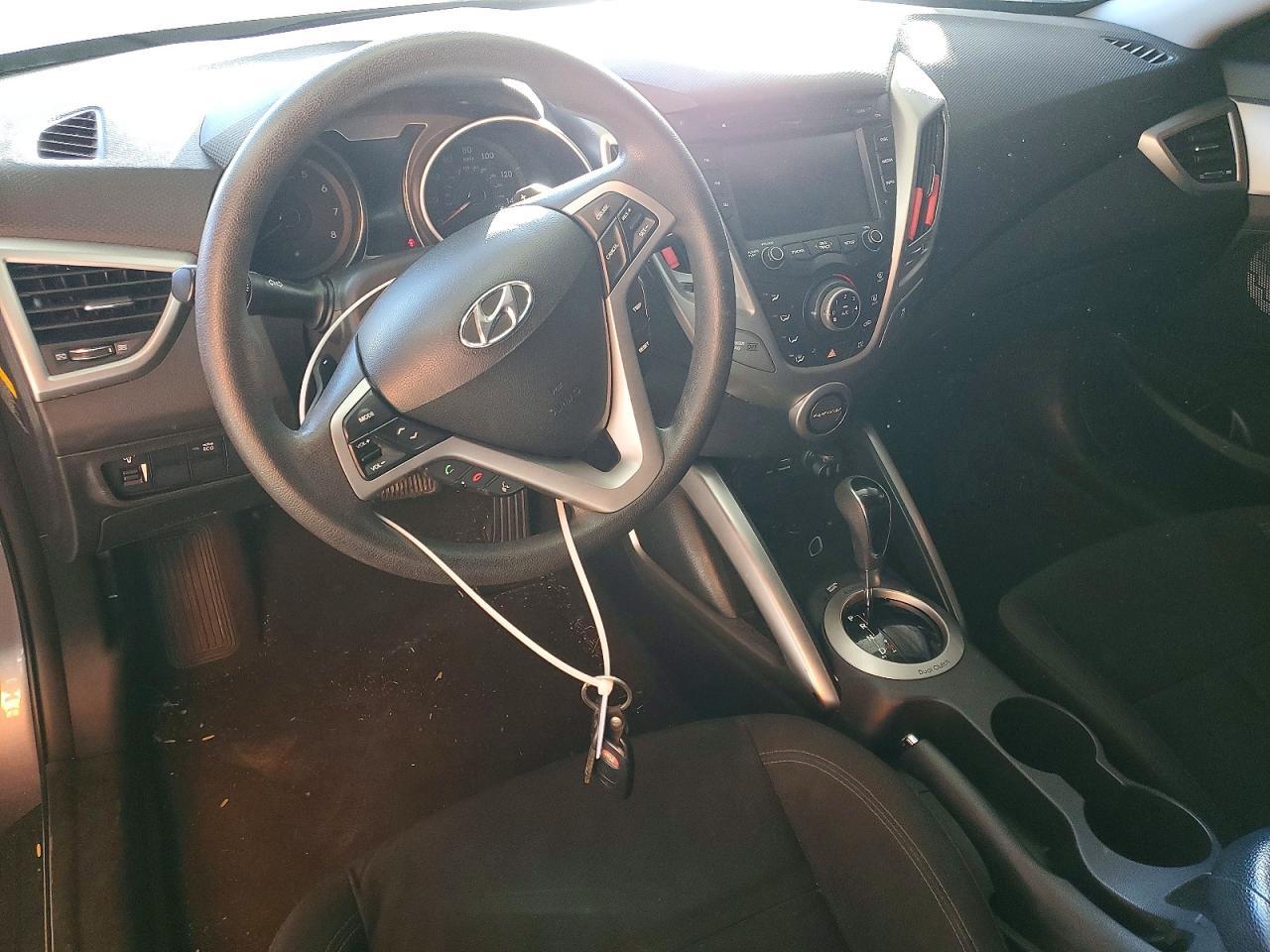 2015 Hyundai Veloster - zdjęcie 8