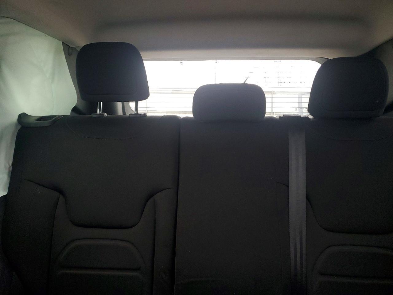 2019 Jeep Renegade Latitude - zdjęcie 10