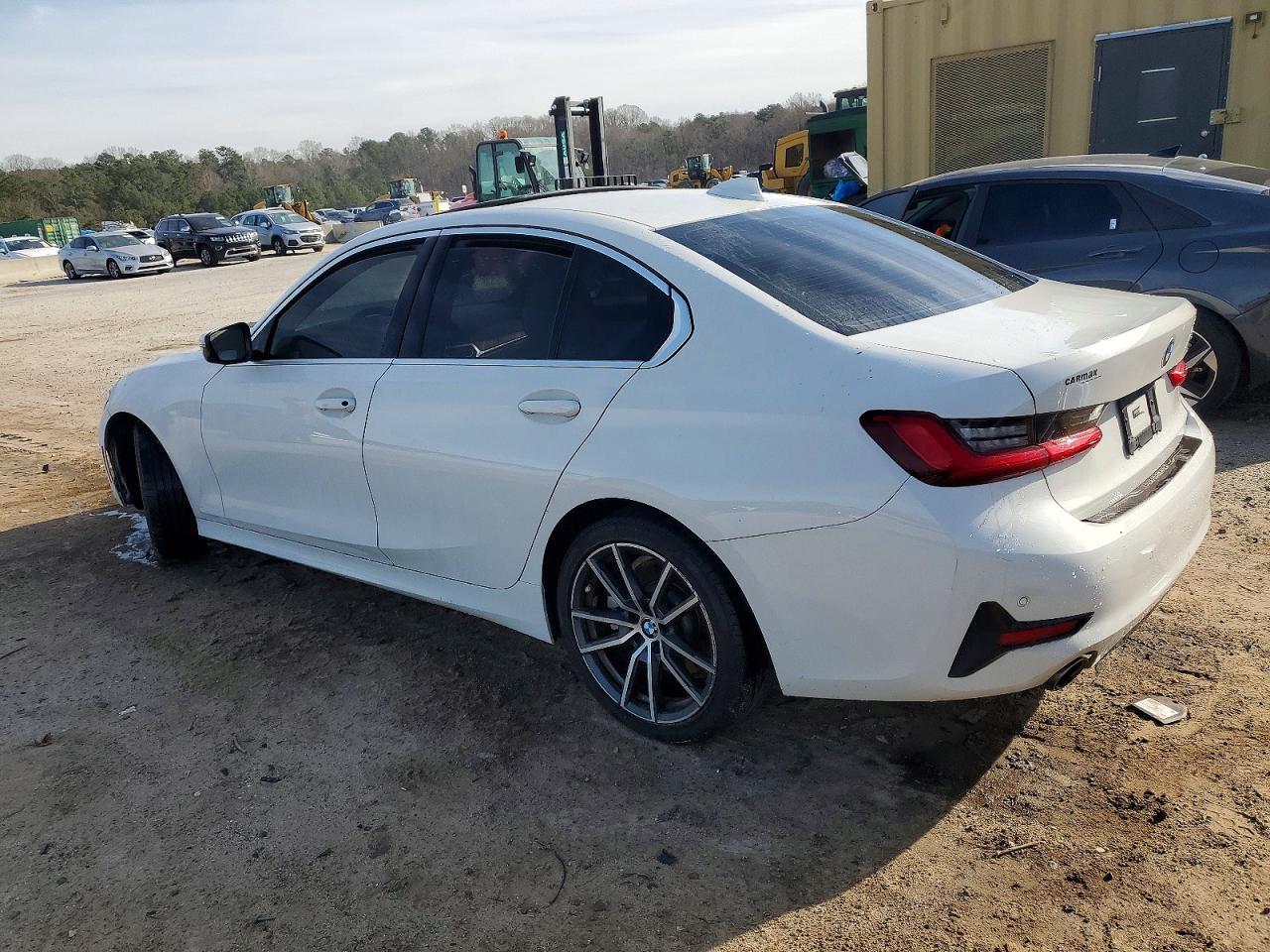 BMW Seria 3 - zdjęcie 2