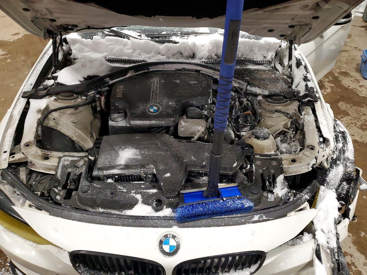 2013 BMW 320 I - zdjęcie 11