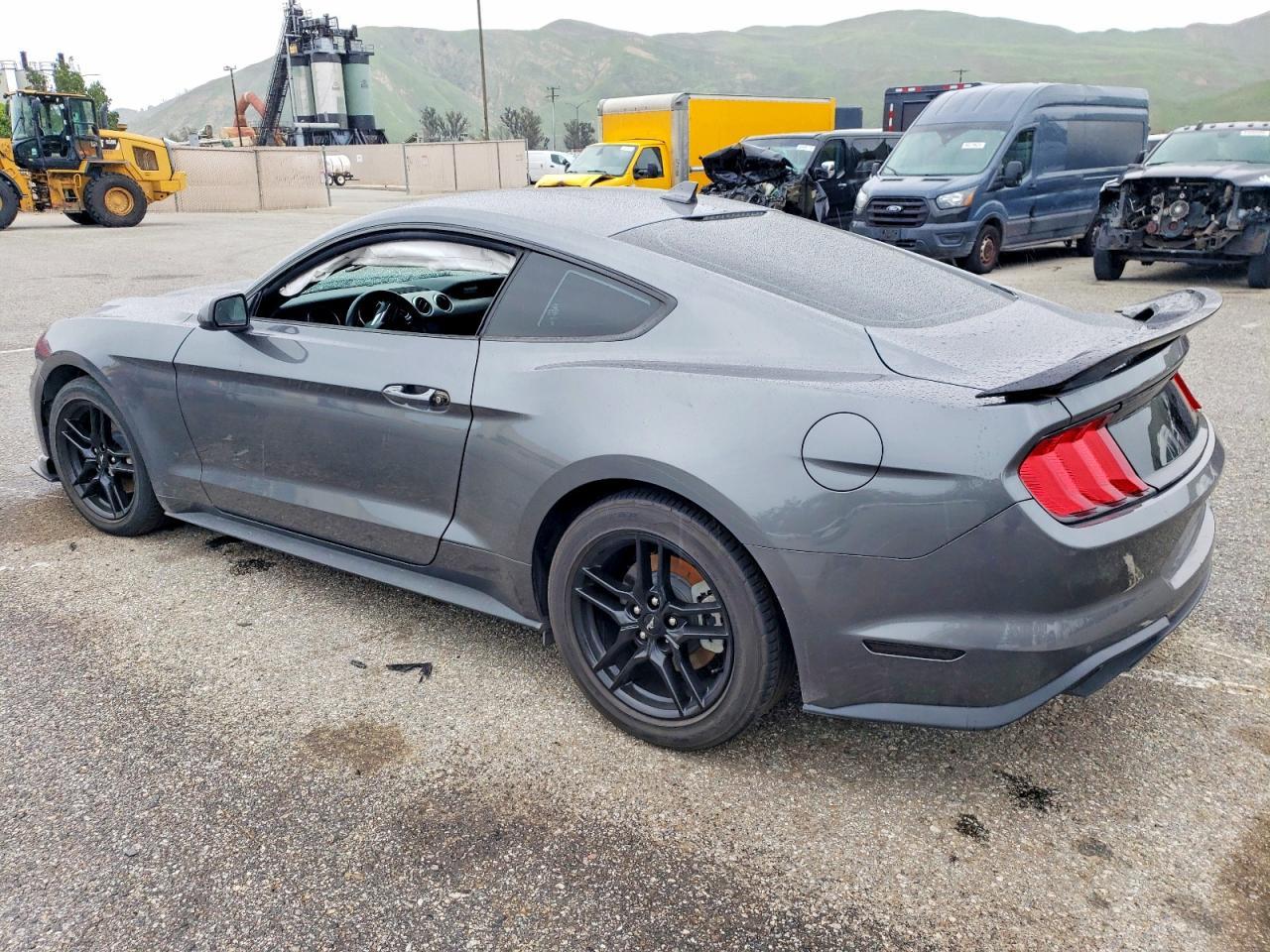 2023 Ford Mustang - zdjęcie 2