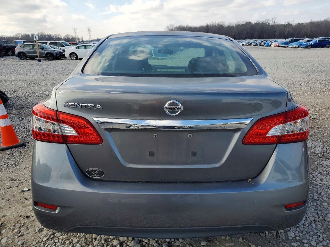 2015 Nissan Sentra S - zdjęcie 6