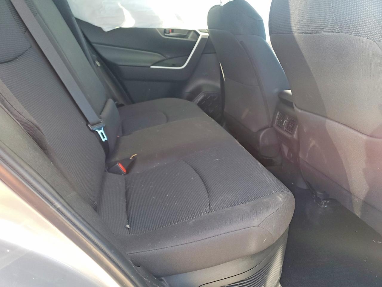 2024 Toyota Rav4 Le - zdjęcie 10