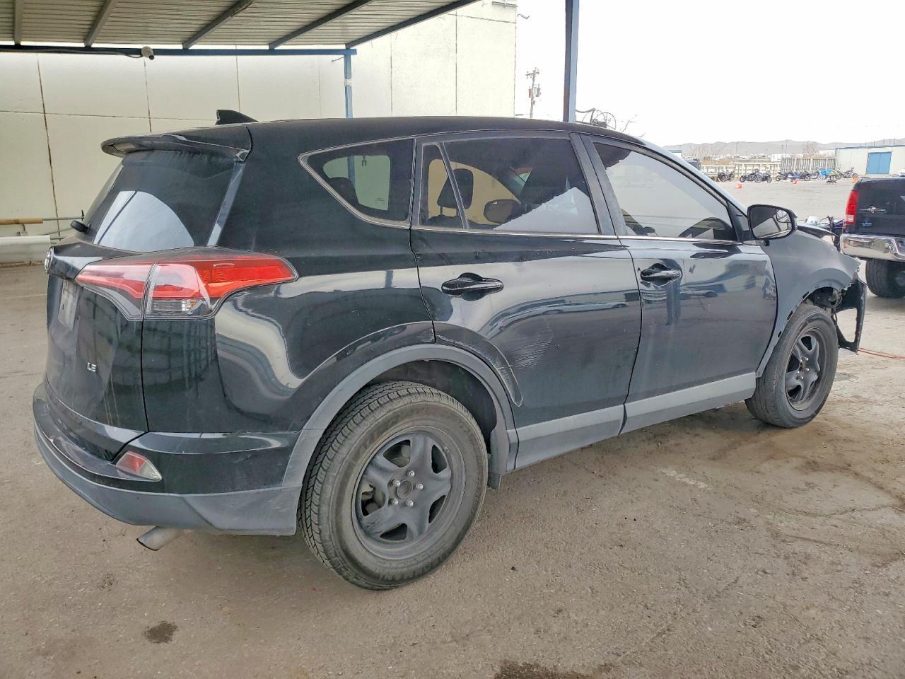 2018 Toyota Rav4 Le - zdjęcie 3