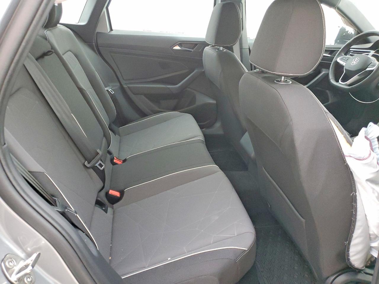 2025 Volkswagen Jetta Sport - zdjęcie 10