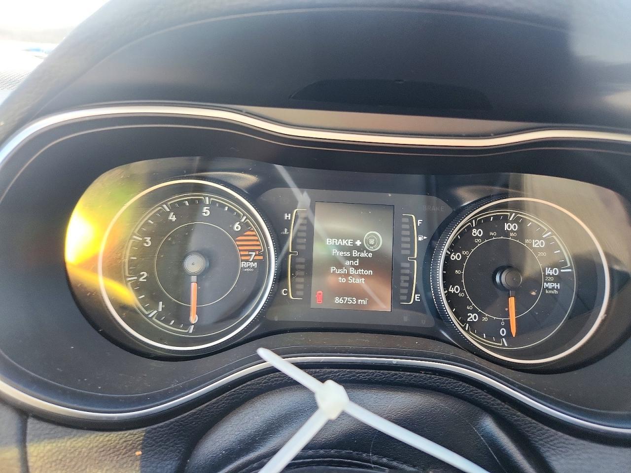 2020 Jeep Cherokee Latitude Plus - zdjęcie 9