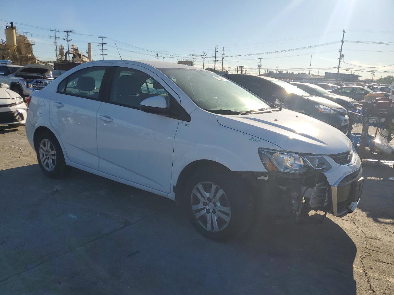 2018 Chevrolet Sonic Ls - zdjęcie 4