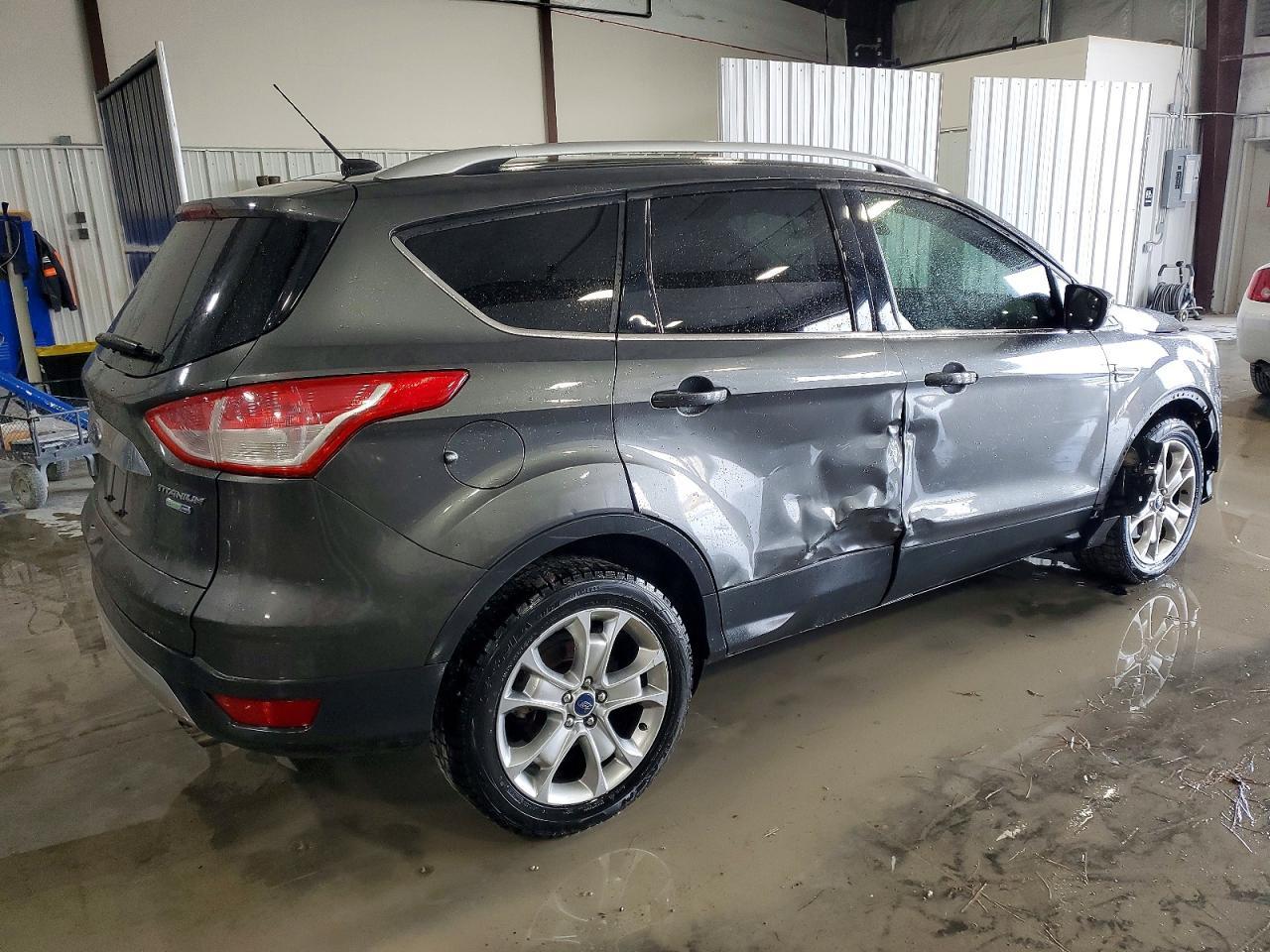 2015 Ford Escape Titanium - zdjęcie 3