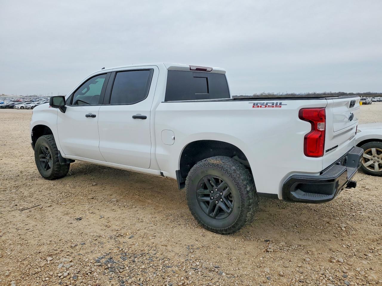 2022 Chevrolet Silverado K1500 Lt Trail Boss - zdjęcie 2