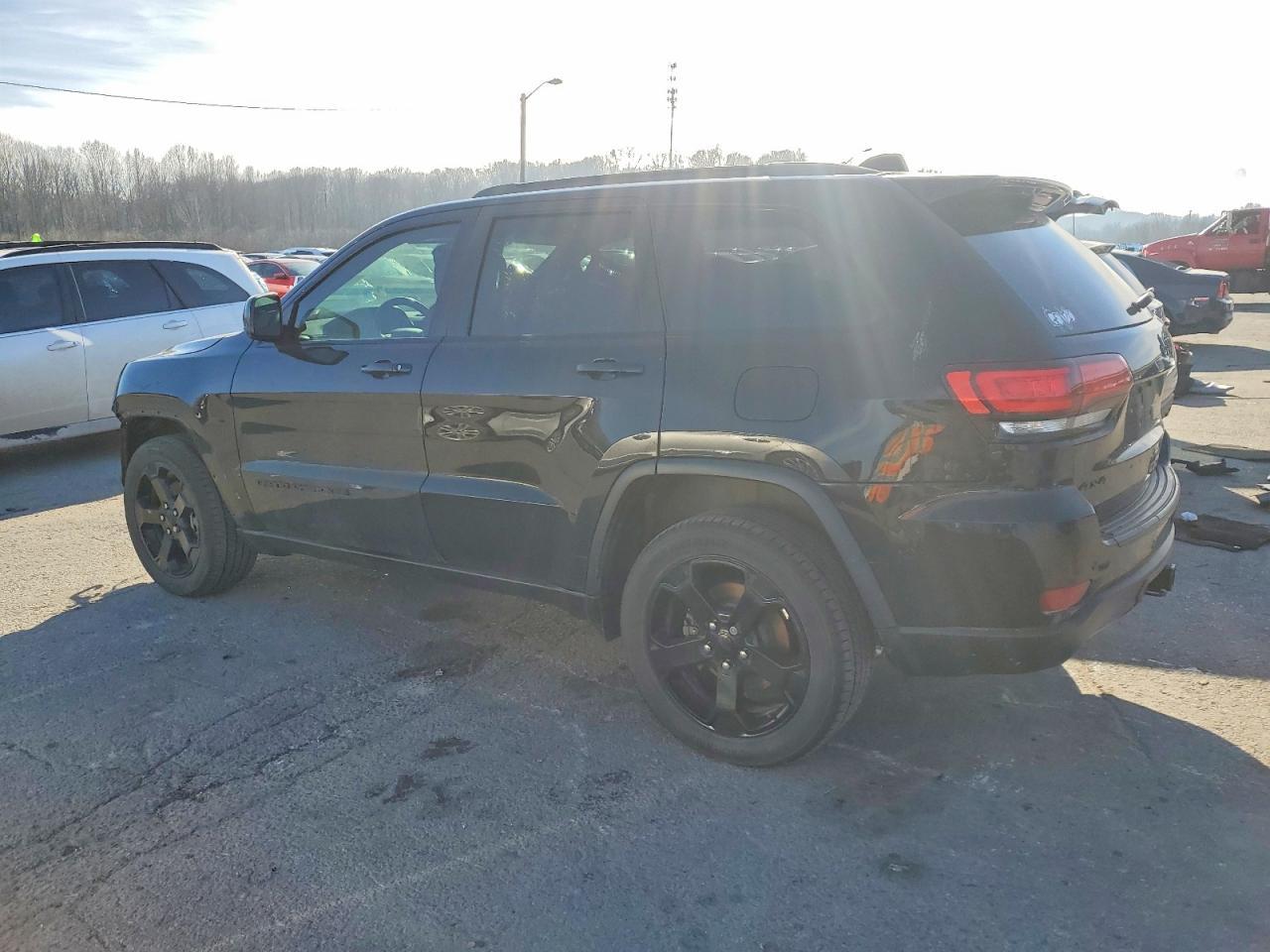 2019 Jeep Grand Cherokee Laredo - zdjęcie 2