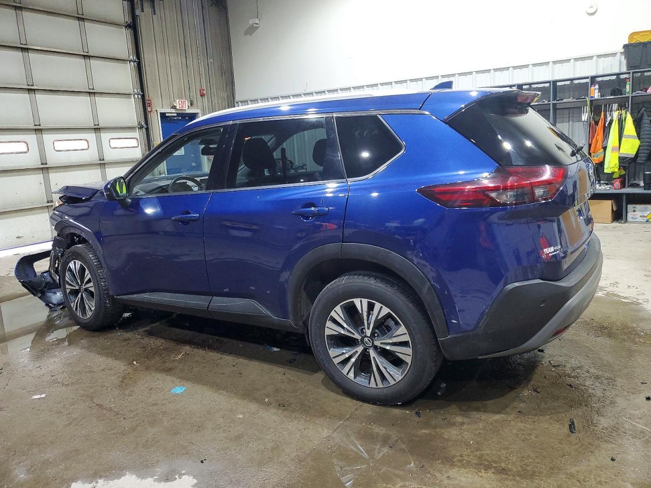 2021 Nissan Rogue Sv - zdjęcie 2