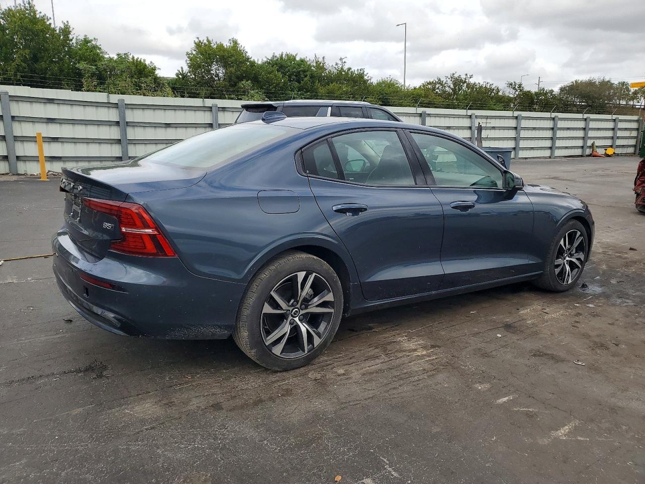 Volvo S60 - zdjęcie 3