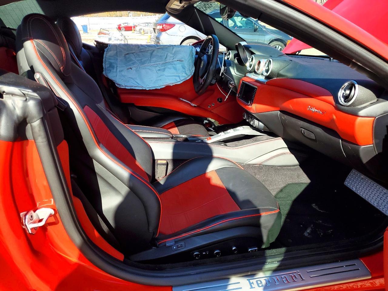 2017 Ferrari California T - zdjęcie 7