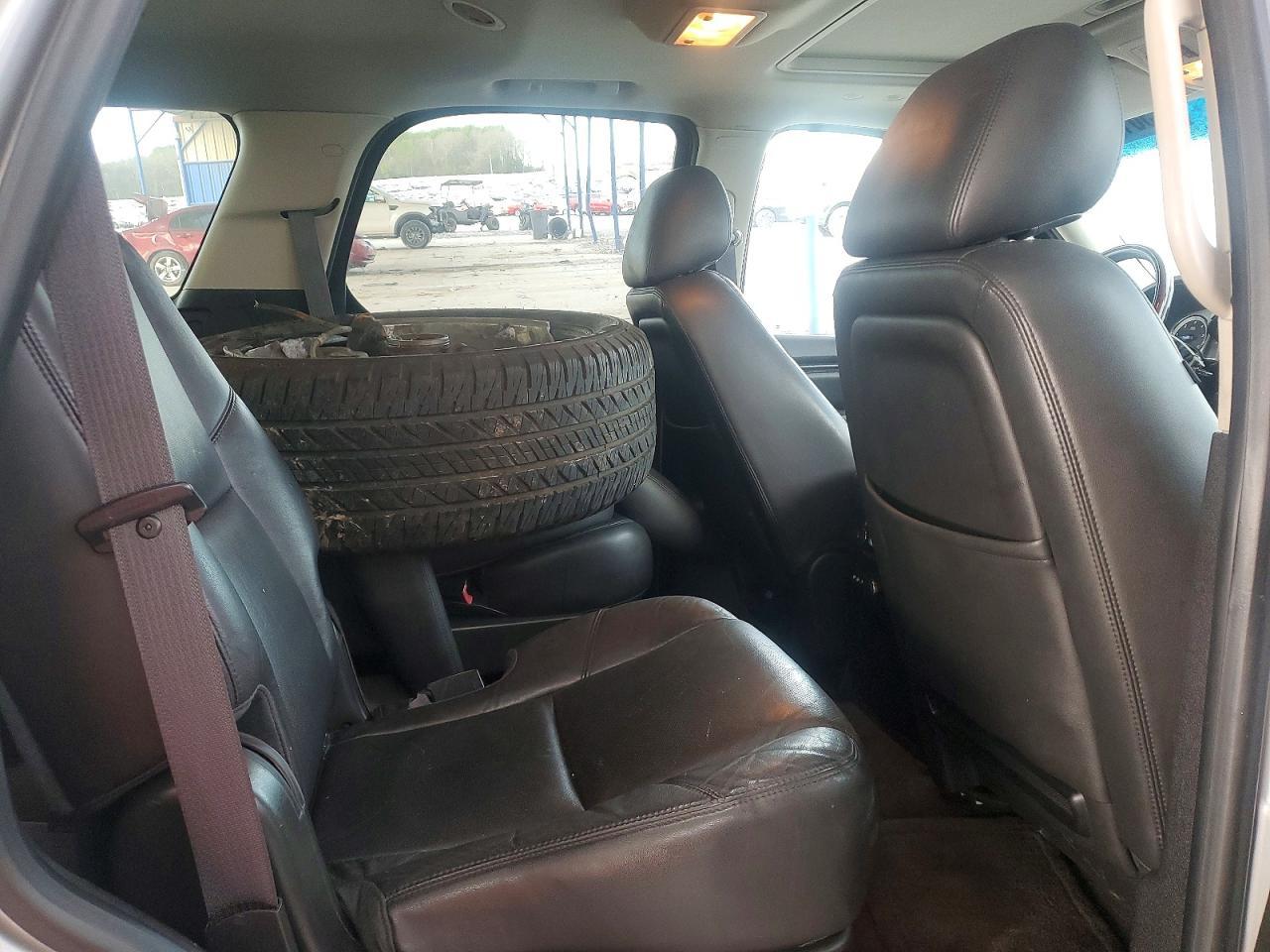 2013 Cadillac Escalade Luxury - zdjęcie 10