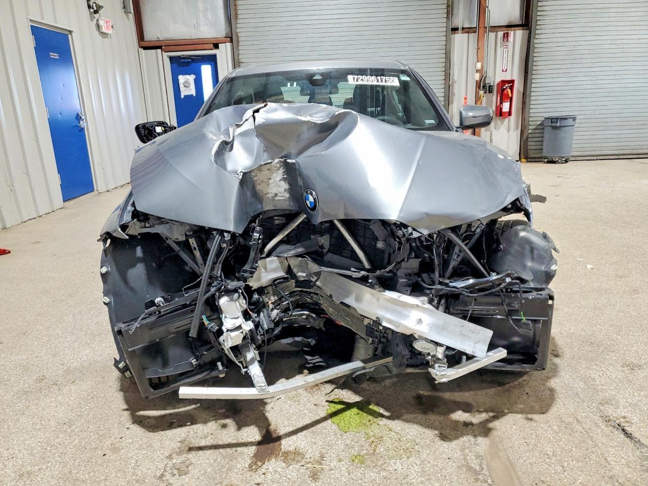 2025 BMW 330I - zdjęcie 5
