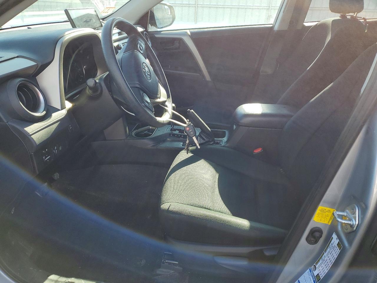 2018 Toyota Rav4 Le - zdjęcie 7