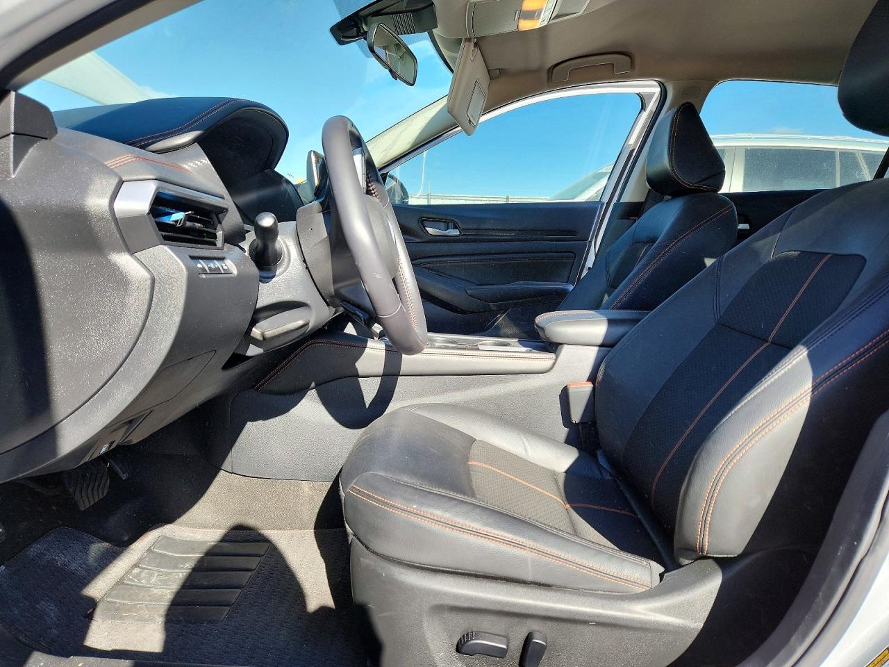 2022 Nissan Altima Sr - zdjęcie 7