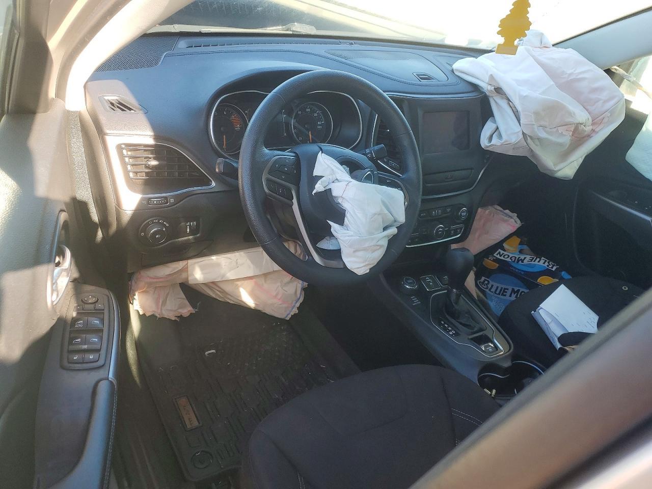 2019 Jeep Cherokee Latitude - zdjęcie 8