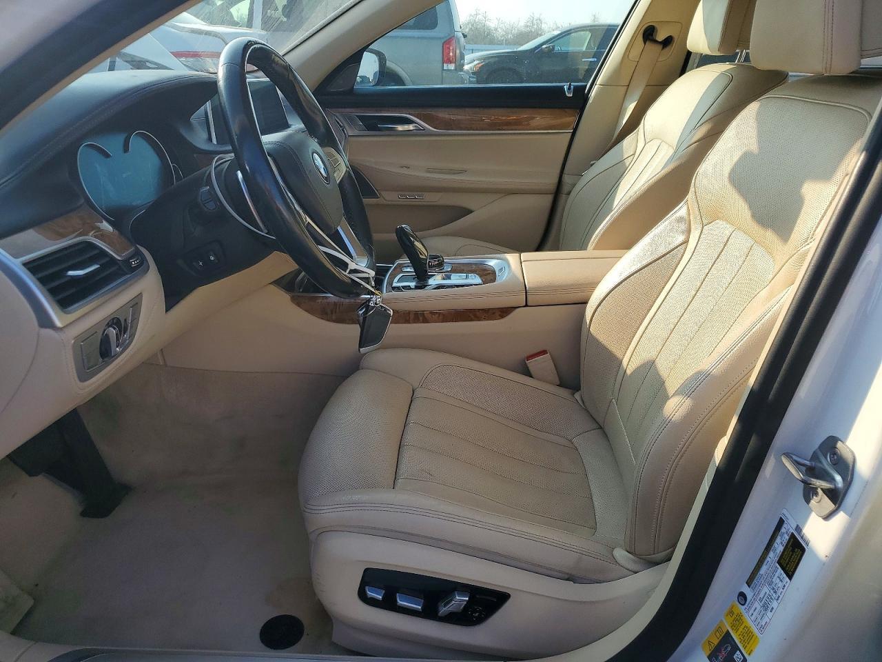 2018 BMW 740 Xe - zdjęcie 7