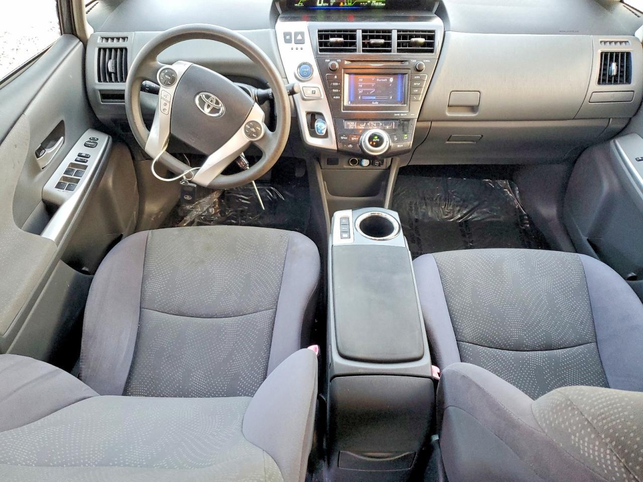 2013 Toyota Prius V - zdjęcie 8