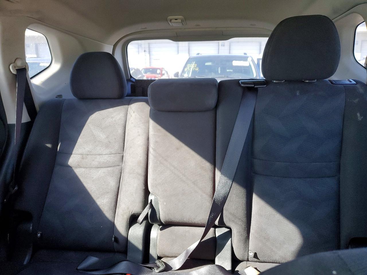 2015 Nissan Rogue S - zdjęcie 10