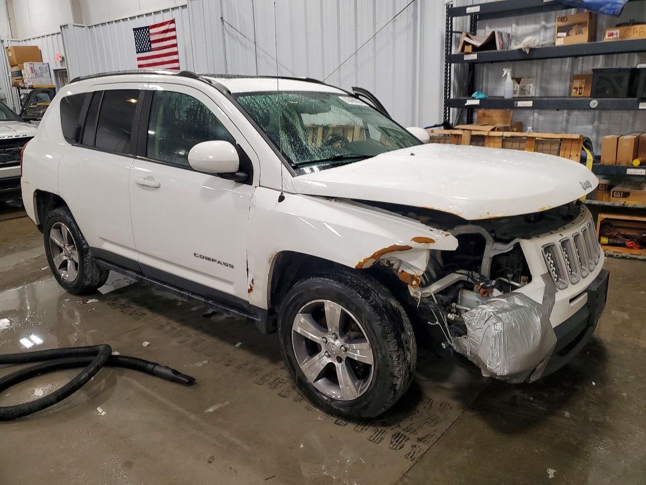 2016 Jeep Compass Latitude - zdjęcie 4