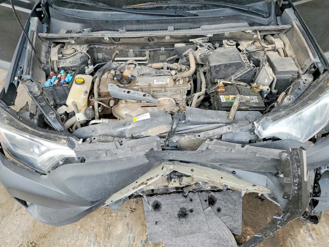 2018 Toyota Rav4 Le - zdjęcie 12