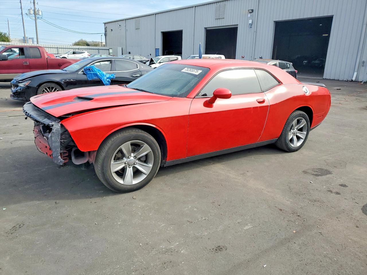 2015 Dodge Challenger Sxt - zdjęcie główne