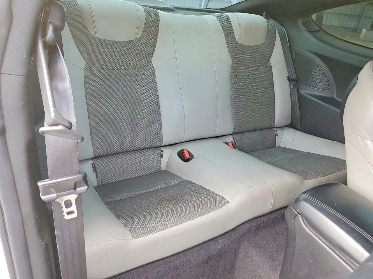 2016 Hyundai Genesis Coupe 3.8L - zdjęcie 10