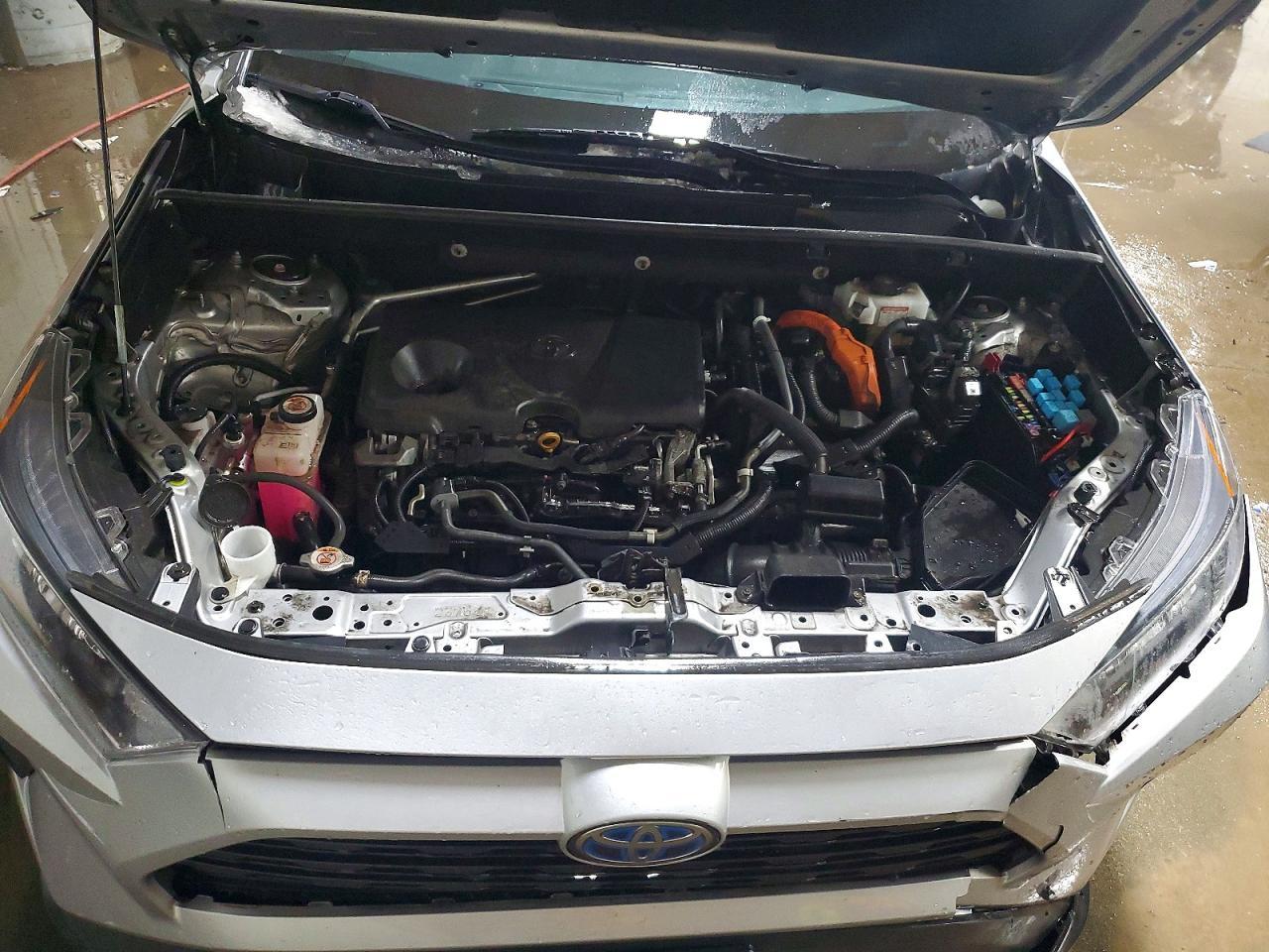 2019 Toyota Rav4 Hybrid Le - zdjęcie 11