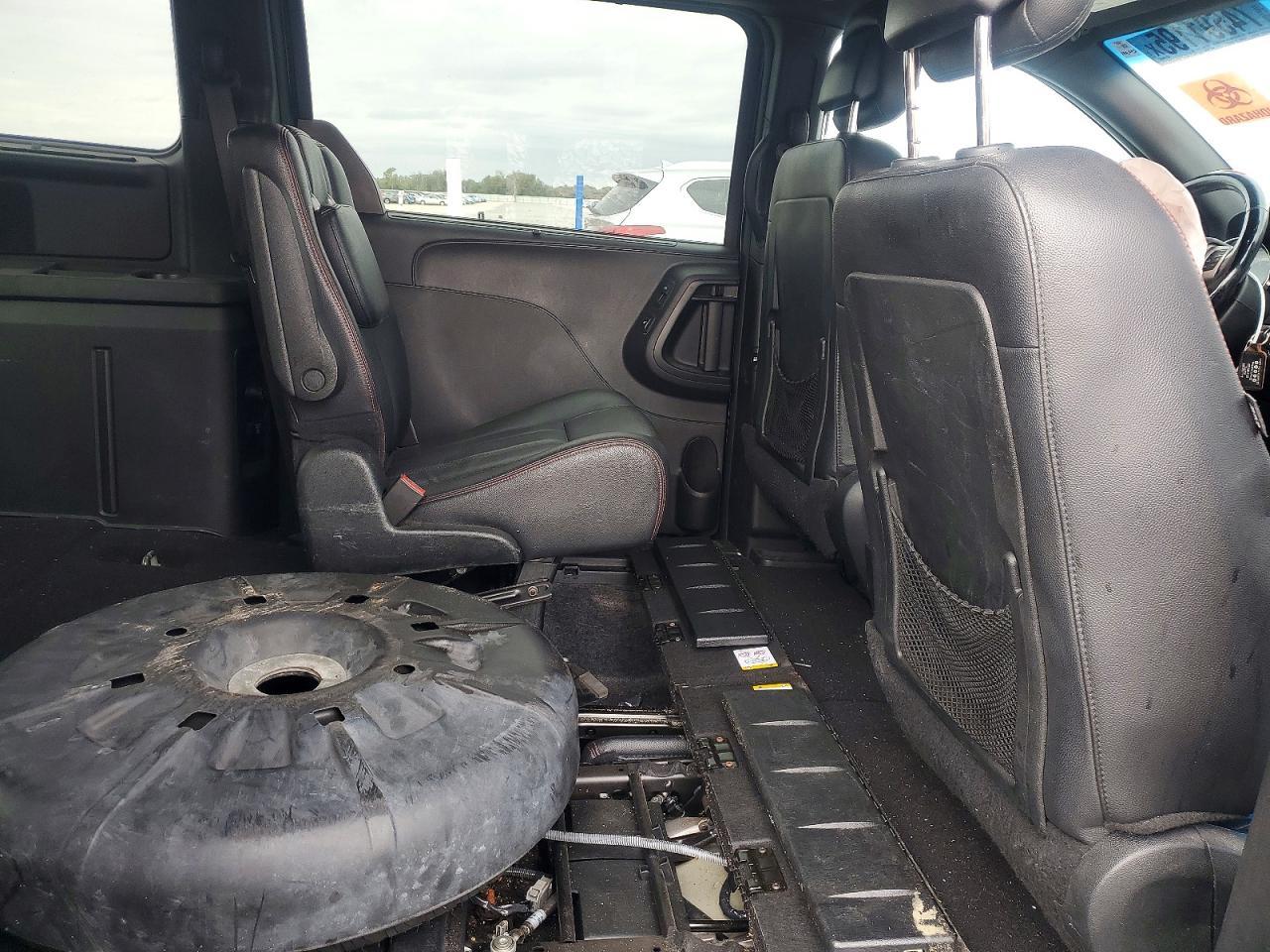 2017 Dodge Grand Caravan Gt - zdjęcie 11