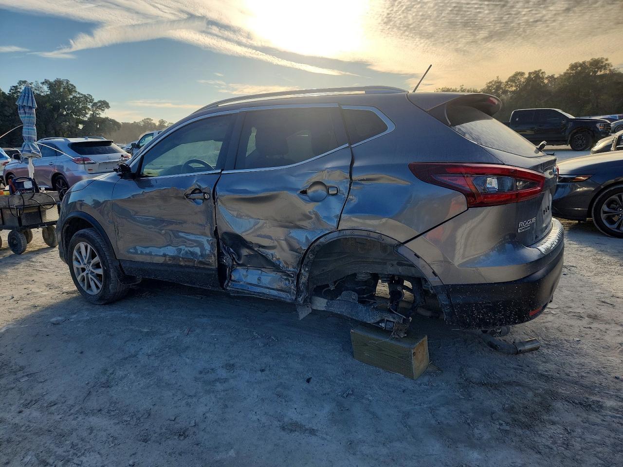 2020 Nissan Rogue Sport Sv - zdjęcie 2