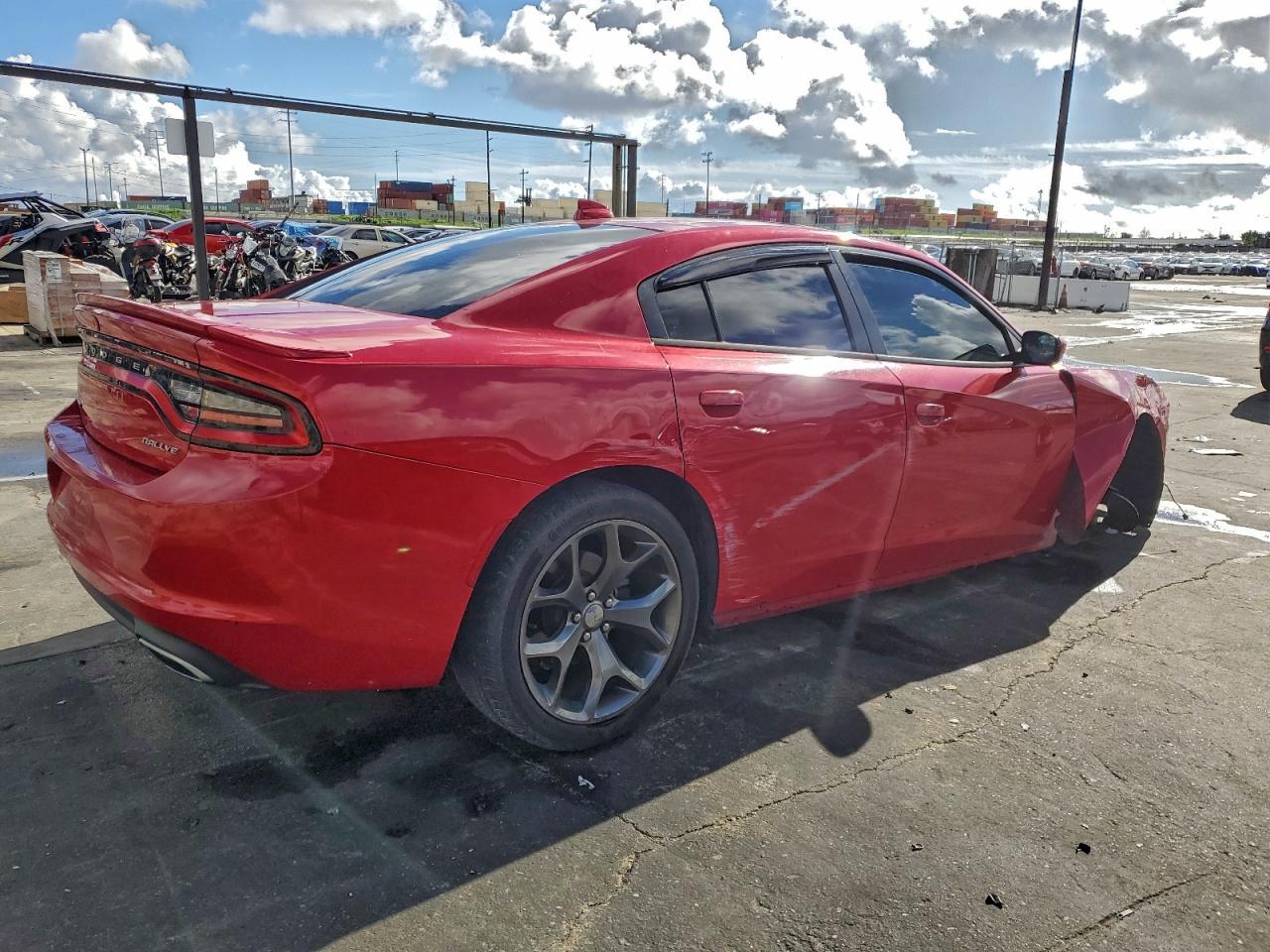 2015 Dodge Charger Sxt - zdjęcie 3
