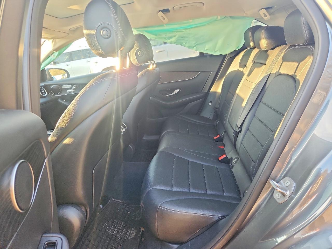 2016 Mercedes-Benz Glc 300 - zdjęcie 11