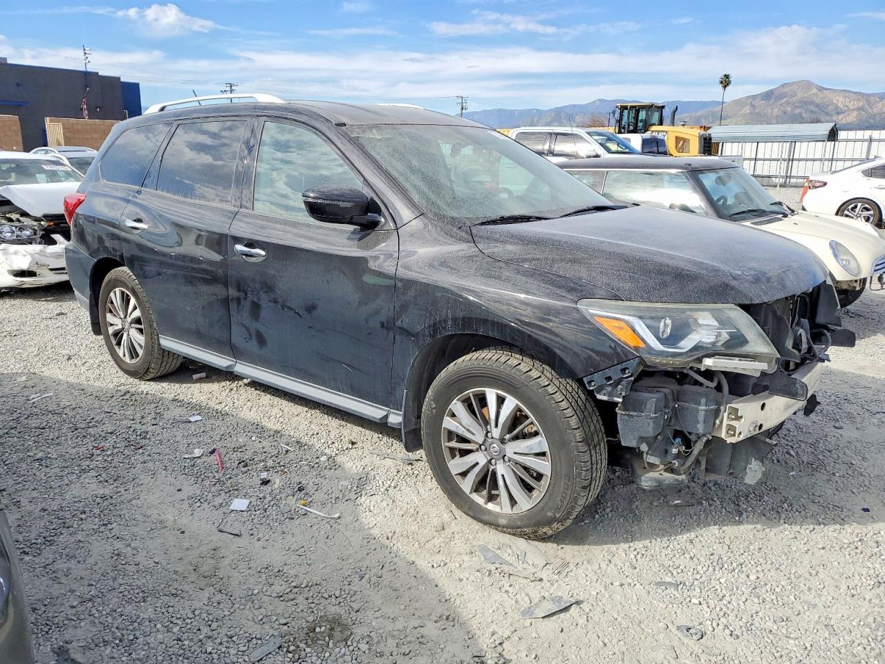 2017 Nissan Pathfinder S - zdjęcie 4