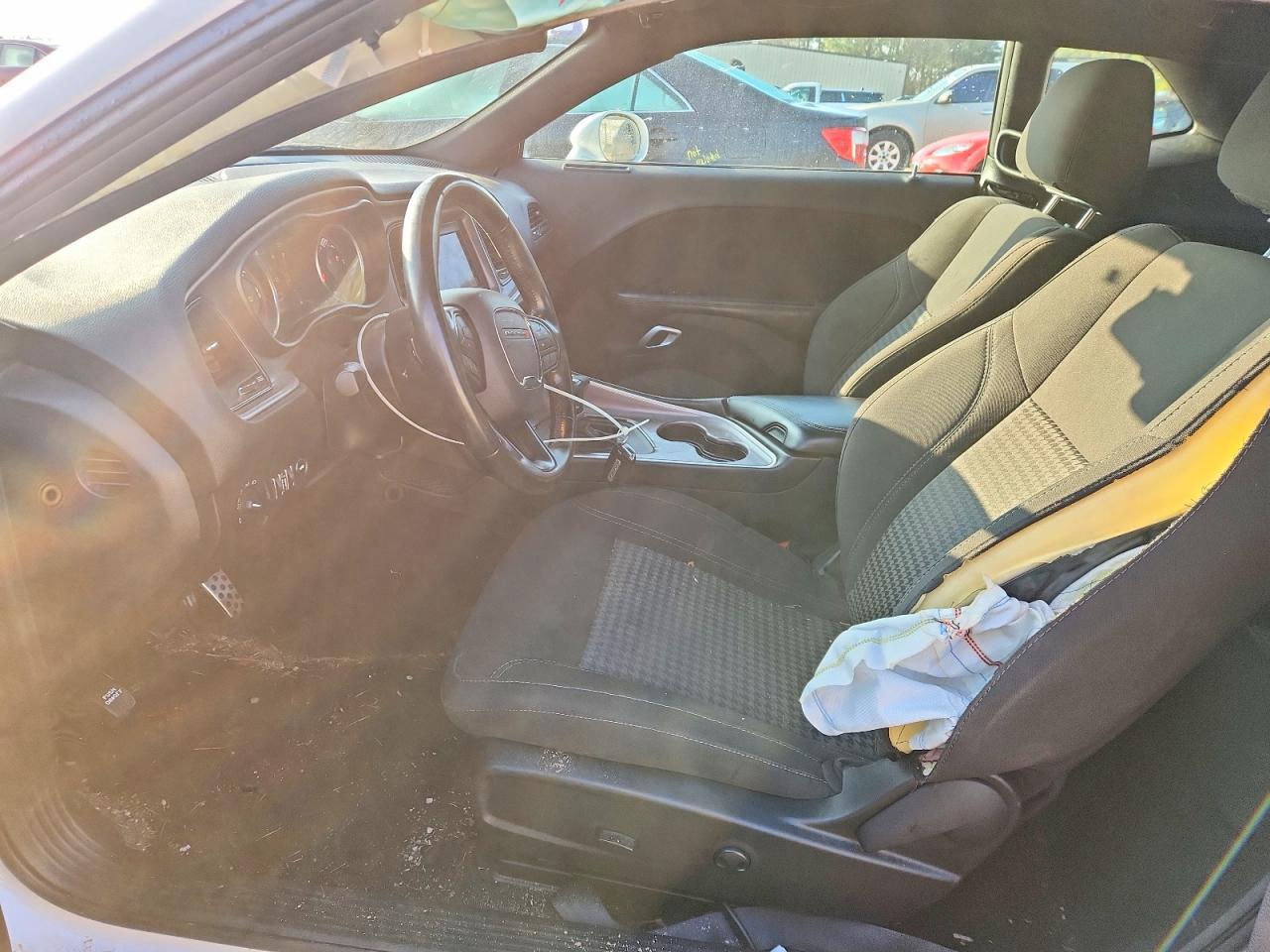 2022 Dodge Challenger Sxt - zdjęcie 7